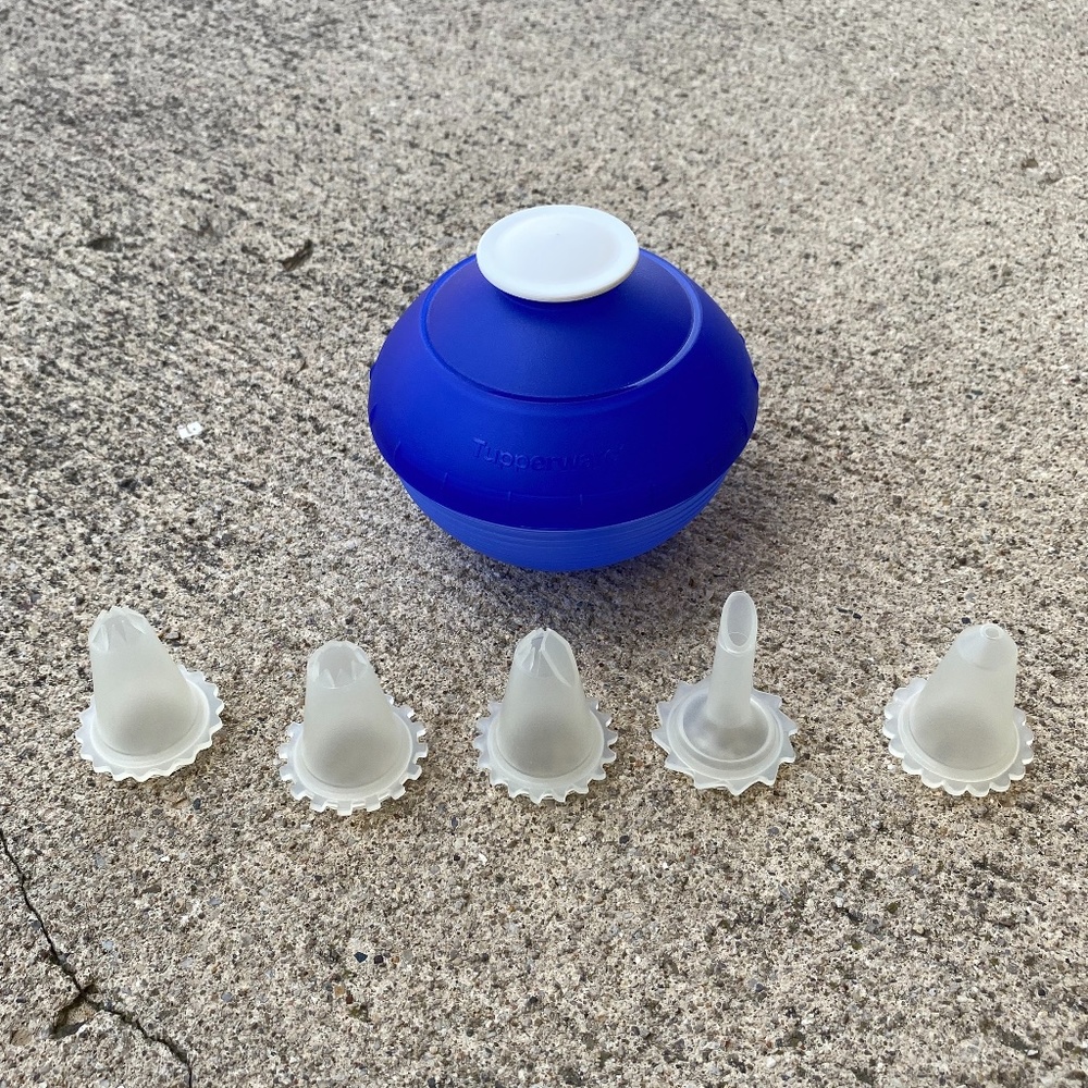 Tupperware7-piece  Gourmet Decorator Ball Set